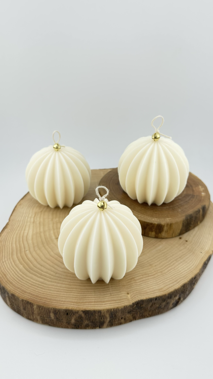 bezzapachowa świeca sojowa dekoracyjna Lumen Solivya kula w prążki Linea