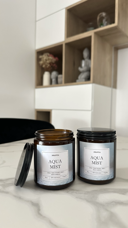 Zapachowa świeca sojowa Aqua Mist Solivya – świeca na wieczór i relaks