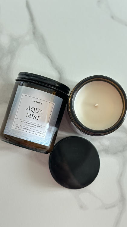 Aqua Mist ręcznie robiona świeca zapachowa sojowa 200 g – detal wosku i knota