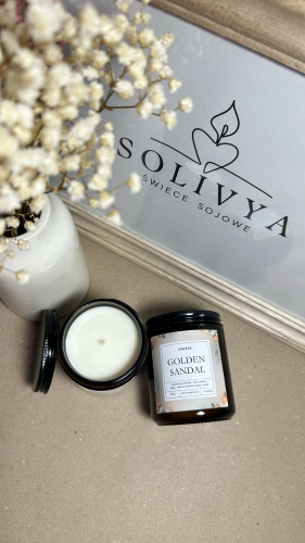 Golden Sandal świeca zapachowa sojowa 200 g Solivya w ciemnym szkle – kolekcja Evening Ritual