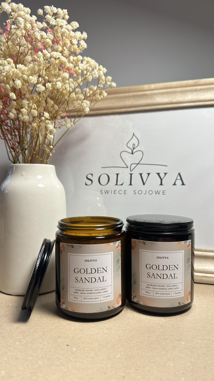Świeca sojowa Golden Sandal Solivya – ciepły zapach drzewa sandałowego i cytrusów