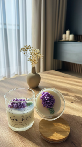 świeca sojowa zapachowa Lawenda 170 g Solivya Art Essence lawendowa świeca w szkle