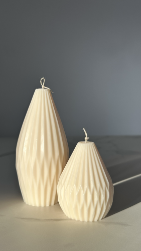 Świece dekoracyjne ryflowane w dwóch rozmiarach, eleganckie świece ozdobne do wnętrz Solivya