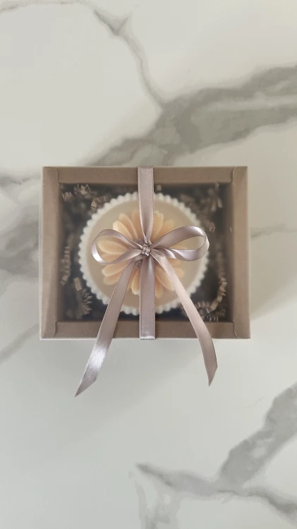 Świeca Bloom w pudełku – designerska świeca dekoracyjna Solivya