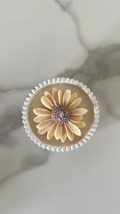 Świeca dekoracyjna Bloom – subtelna świeca do aranżacji wnętrza