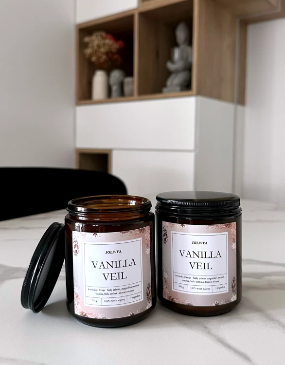 Zapachowa świeca sojowa Vanilla Veil Solivya – otulająca świeca na wieczór i relaks