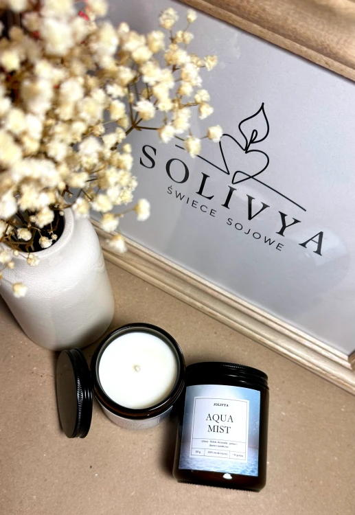 Aqua Mist świeca zapachowa sojowa 200 g Solivya w ciemnym szkle