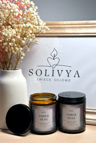 Amber Moss świeca zapachowa sojowa 200 g Solivya w ciemnym szkle