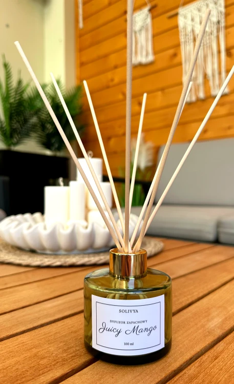 Elegancki zestaw Juicy Mango z dyfuzorem i refillem marki Solivya o świeżym tropikalnym aromacie bez sztucznej nuty.
